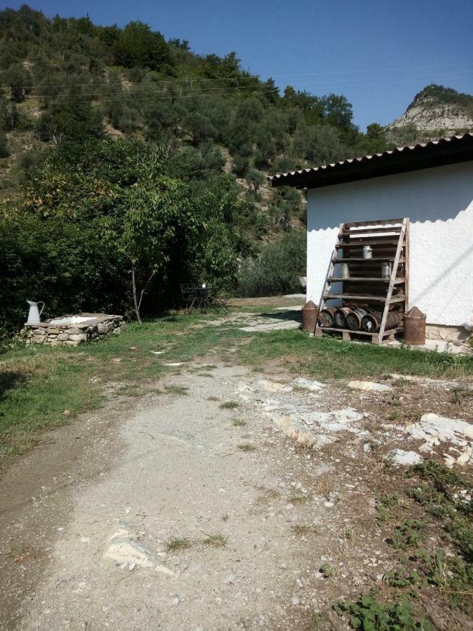 La Ferme Des Cailletiers Chez Marco Lucéram Exterior foto
